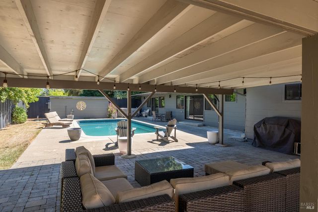 788 Walnut Ave, Ukiah, CA 95482