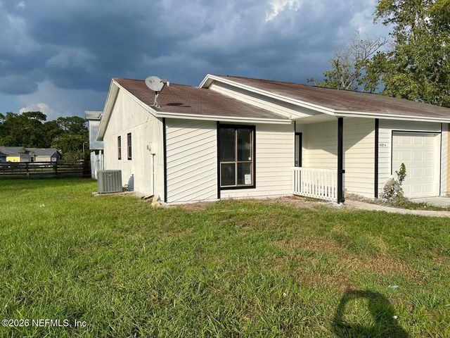 1327 BAY HILL Boulevard A, Orange Park, FL 32065