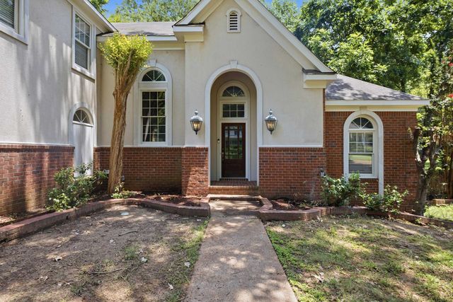 1850 WOOD OAK DR, Memphis, TN 38016
