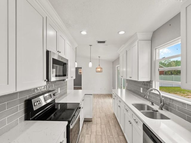 980 SW Connecticut Terrace, Port St. Lucie, Port St Lucie, FL 34953