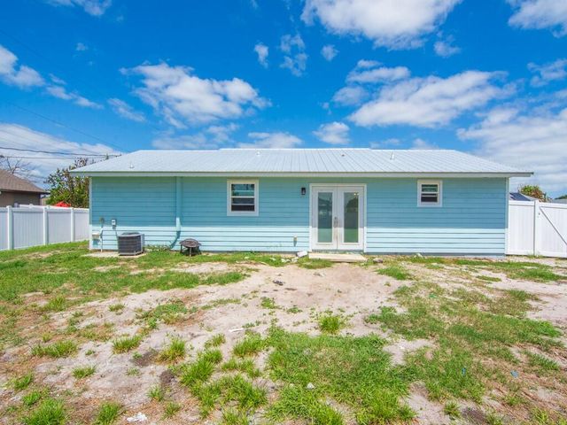 980 SW Connecticut Terrace, Port St. Lucie, Port St Lucie, FL 34953