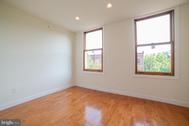 1735 W DIAMOND ST, Philadelphia, PA 19121