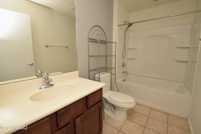 10610 E Pleasant Pasture Drive, Tucson, AZ 85747