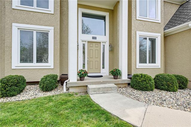 10468 W 131st Street, Overland Park, KS 66213