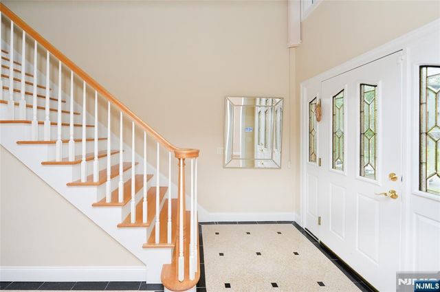 1056 Edgewood Lane, Fort Lee, NJ 07024