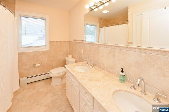 1056 Edgewood Lane, Fort Lee, NJ 07024