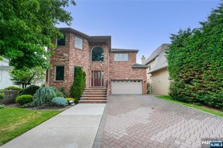 1056 Edgewood Lane, Fort Lee, NJ 07024