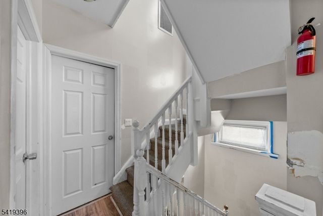 38 Nairn Pl, Newark City, NJ 07108