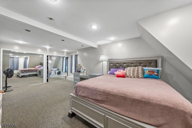 38 Nairn Pl, Newark City, NJ 07108