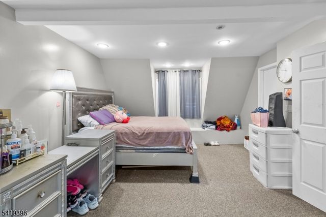 38 Nairn Pl, Newark City, NJ 07108