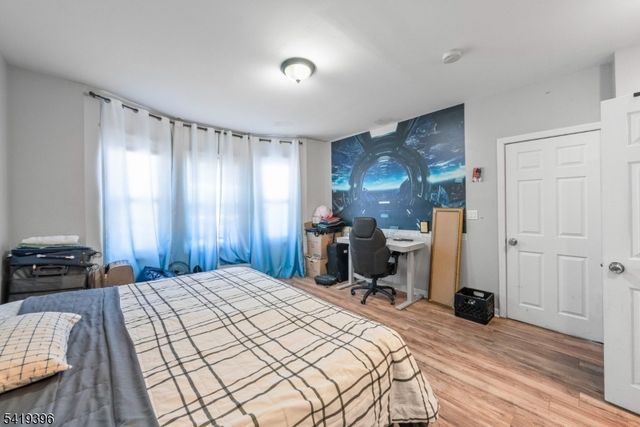 38 Nairn Pl, Newark City, NJ 07108