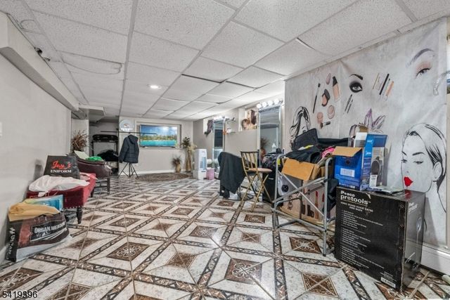 38 Nairn Pl, Newark City, NJ 07108