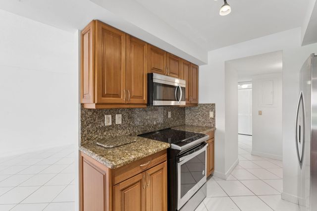 119 OLD MEADOW Way, Palm Beach Gardens, FL 33418