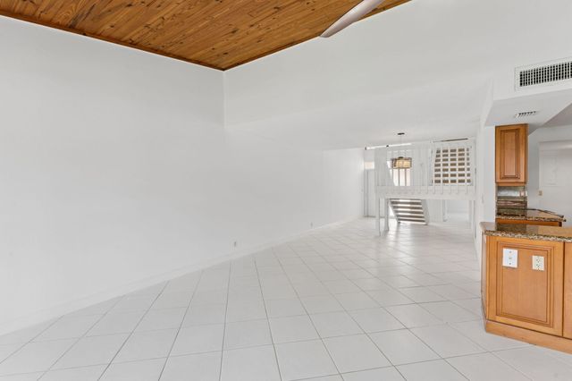 119 OLD MEADOW Way, Palm Beach Gardens, FL 33418