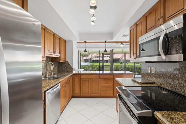 119 OLD MEADOW Way, Palm Beach Gardens, FL 33418