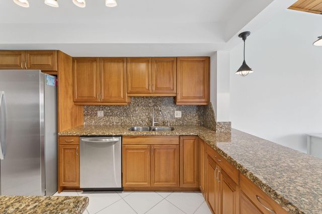 119 OLD MEADOW Way, Palm Beach Gardens, FL 33418