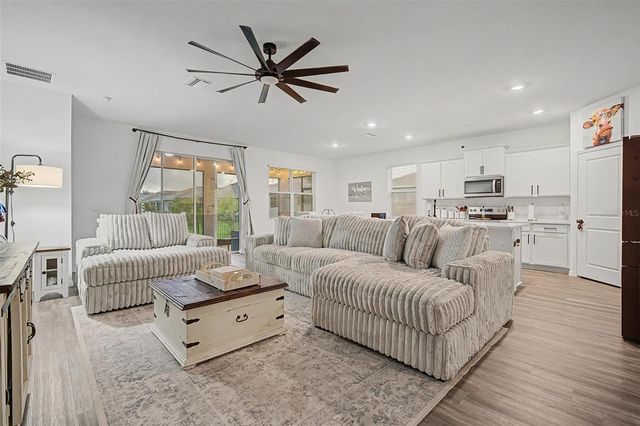 7815 WHEAT STONE DRIVE, Zephyrhills, FL 33540