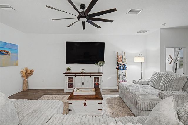 7815 WHEAT STONE DRIVE, Zephyrhills, FL 33540