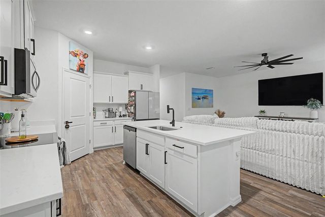 7815 WHEAT STONE DRIVE, Zephyrhills, FL 33540