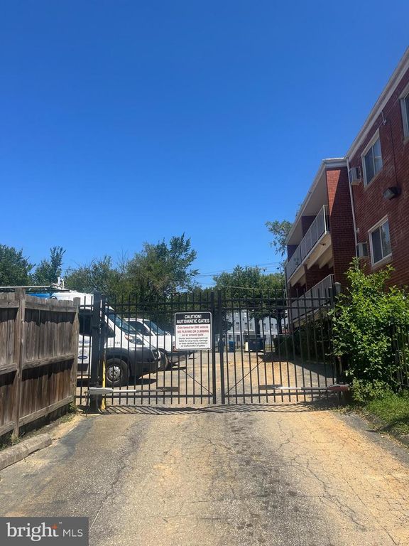 1390 BRYANT ST NE #201, Washington, DC 20018