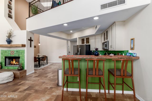 13022 N MOUNTAINSIDE Drive B, Fountain Hills, AZ 85268