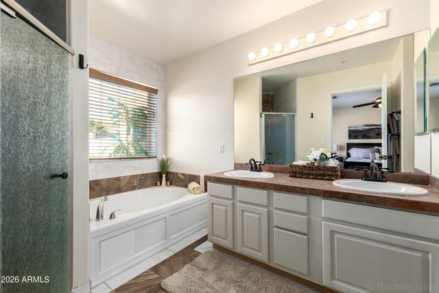 13022 N MOUNTAINSIDE Drive B, Fountain Hills, AZ 85268