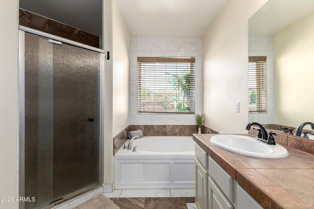13022 N MOUNTAINSIDE Drive B, Fountain Hills, AZ 85268