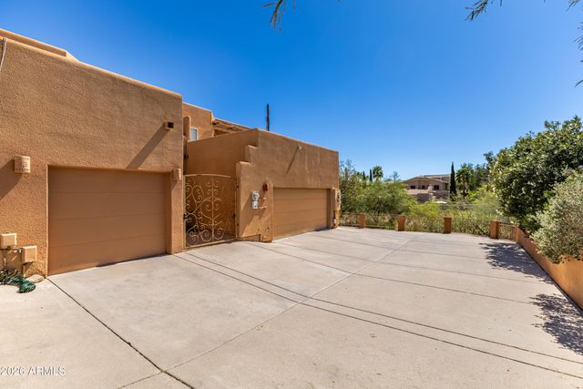13022 N MOUNTAINSIDE Drive B, Fountain Hills, AZ 85268