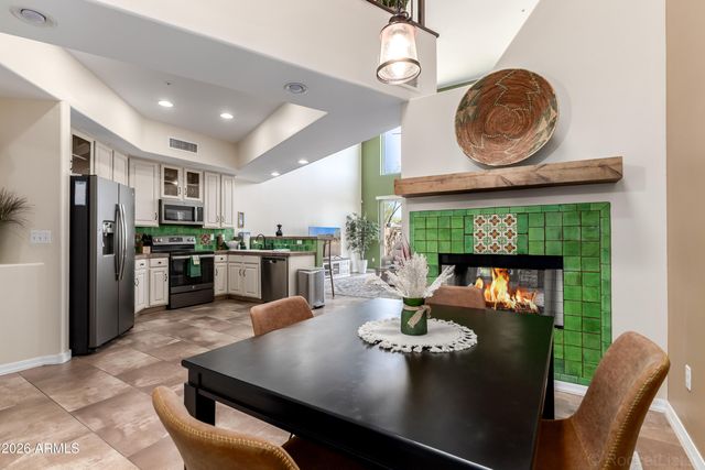 13022 N MOUNTAINSIDE Drive B, Fountain Hills, AZ 85268