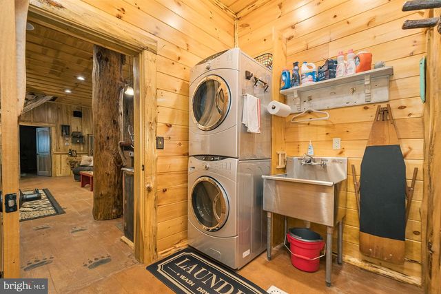2725 STOCKSLAGER ROAD, Oakland, MD 21550