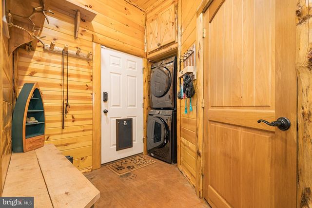 2725 STOCKSLAGER ROAD, Oakland, MD 21550