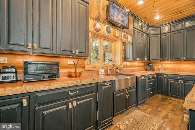 2725 STOCKSLAGER ROAD, Oakland, MD 21550