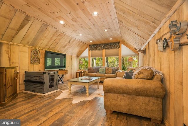 2725 STOCKSLAGER ROAD, Oakland, MD 21550