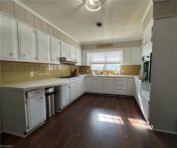 660 Shoals Road, Pinnacle, NC 27043