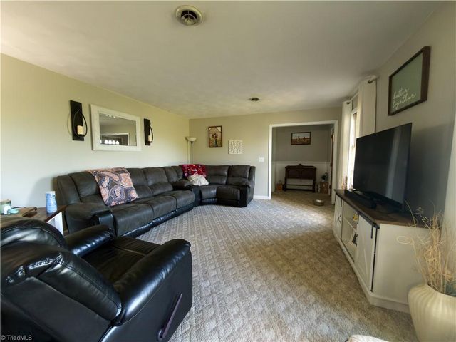 660 Shoals Road, Pinnacle, NC 27043