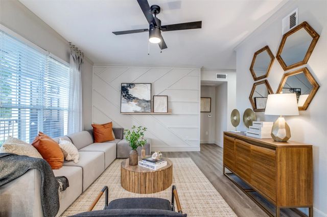 3003 Memorial Court 2324, Houston, TX 77007