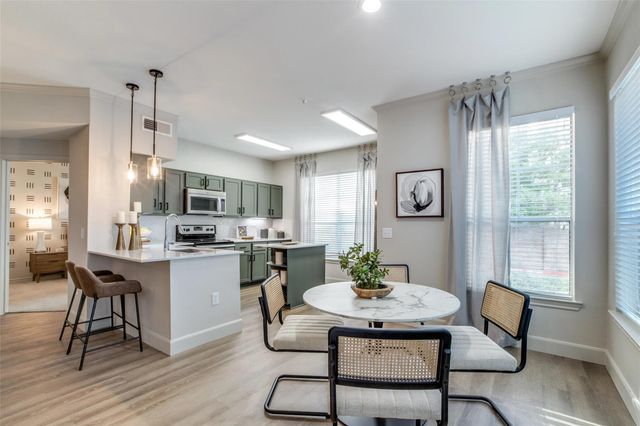 3003 Memorial Court 2324, Houston, TX 77007