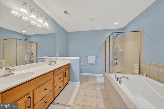 8617 CASCADE RD, Breinigsville, PA 18031