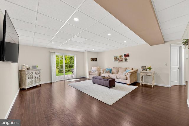 8617 CASCADE RD, Breinigsville, PA 18031