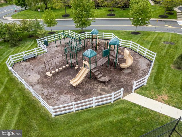 8617 CASCADE RD, Breinigsville, PA 18031