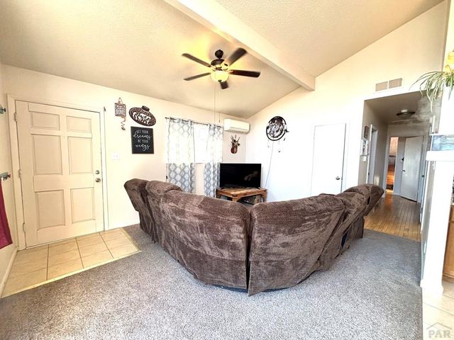 21 Glenmore Rd, Pueblo, CO 81001