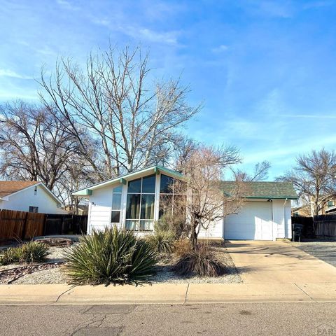21 Glenmore Rd, Pueblo, CO 81001