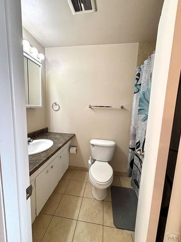 21 Glenmore Rd, Pueblo, CO 81001