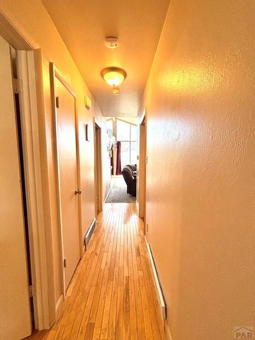 21 Glenmore Rd, Pueblo, CO 81001