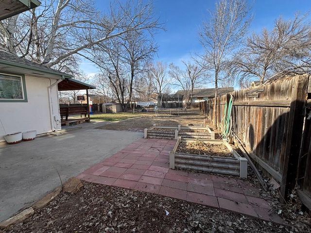 21 Glenmore Rd, Pueblo, CO 81001