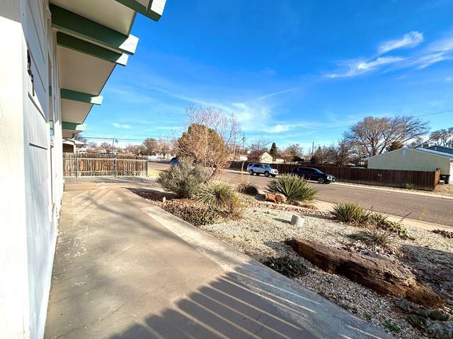 21 Glenmore Rd, Pueblo, CO 81001