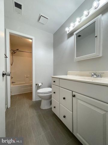 90-B W BLUEBELL LN, Mount Laurel, NJ 08054