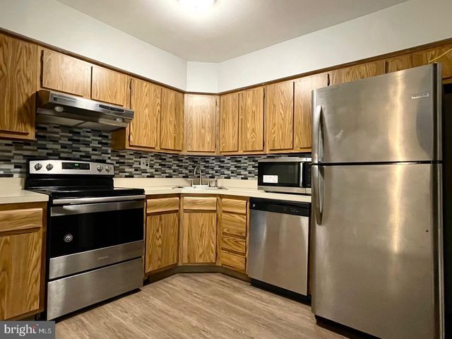 90-B W BLUEBELL LN, Mount Laurel, NJ 08054