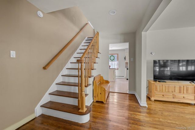 17 Broadview Avenue, Kings Park, NY 11754