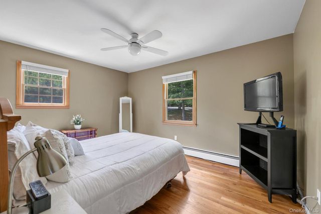 17 Broadview Avenue, Kings Park, NY 11754